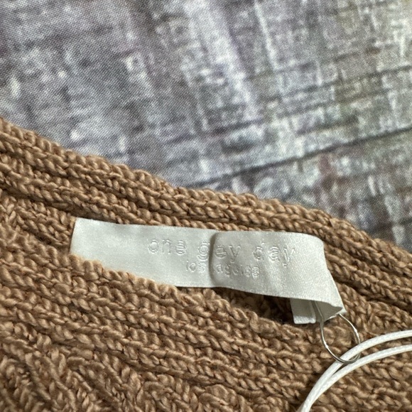 NWTs Revolve Nolan Tank - Picture 2 of 9